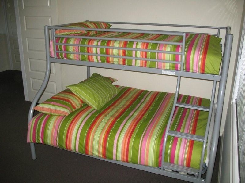 9 Philip Street, Coochiemudlo Island QLD 4184