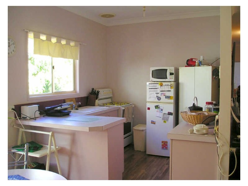 10 Maroo Street, Coochiemudlo Island QLD 4184