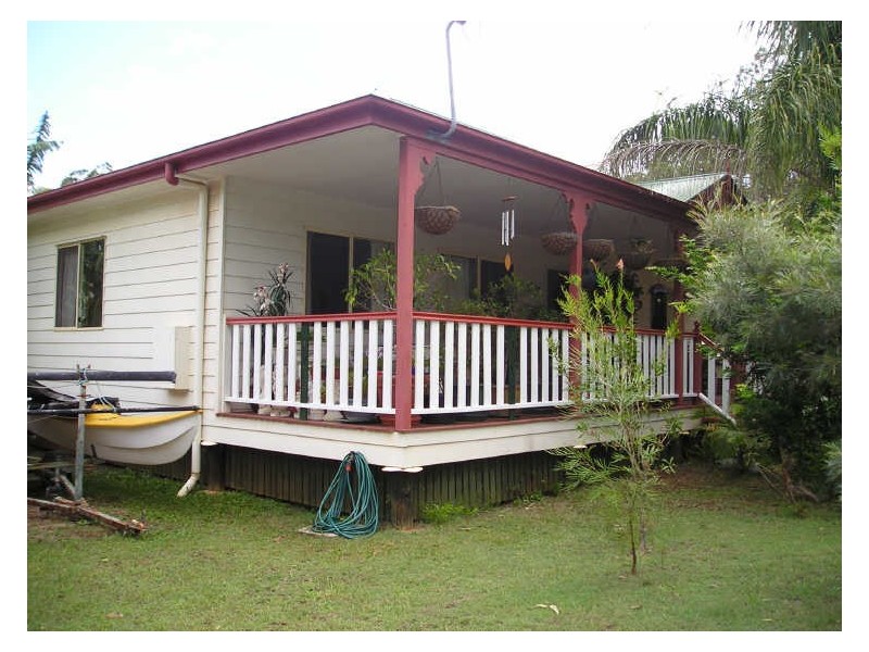 10 Maroo Street, Coochiemudlo Island QLD 4184