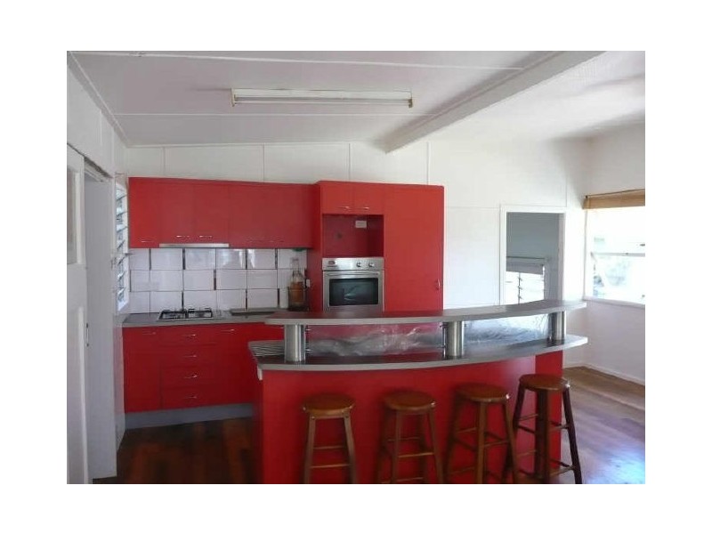 18 Merindah Street, Coochiemudlo Island QLD 4184