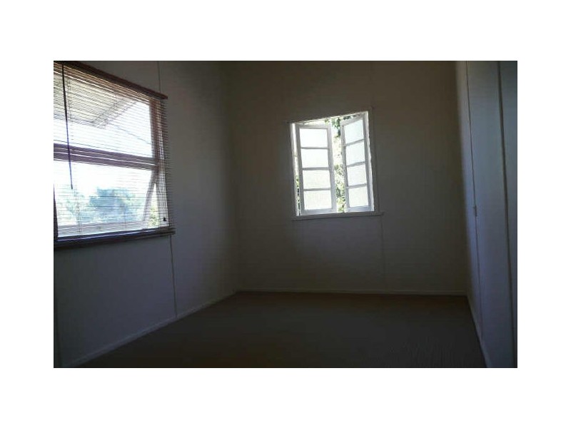 18 Merindah Street, Coochiemudlo Island QLD 4184