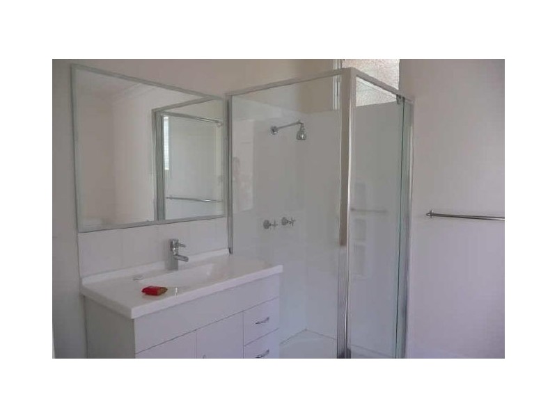 18 Merindah Street, Coochiemudlo Island QLD 4184