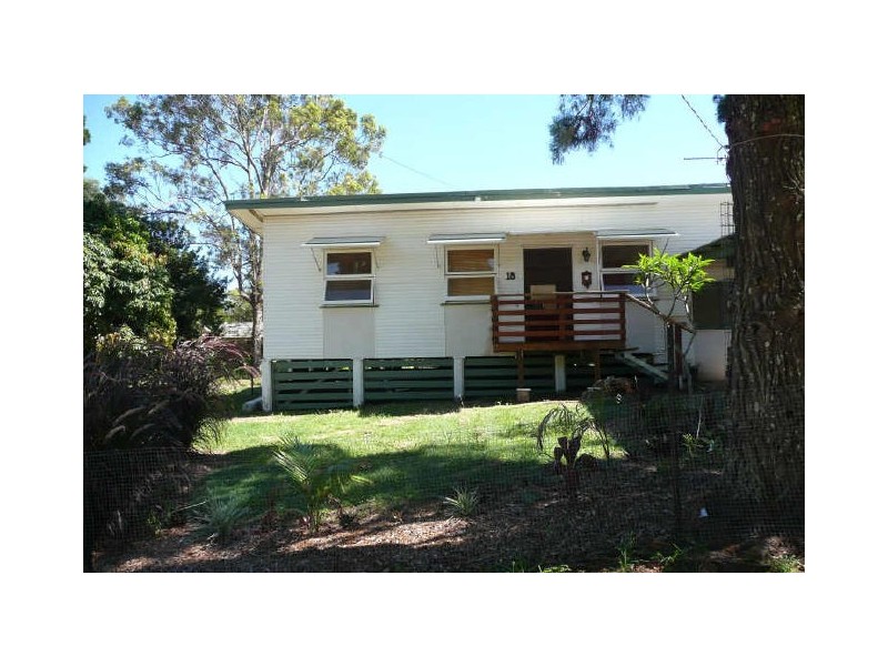 18 Merindah Street, Coochiemudlo Island QLD 4184