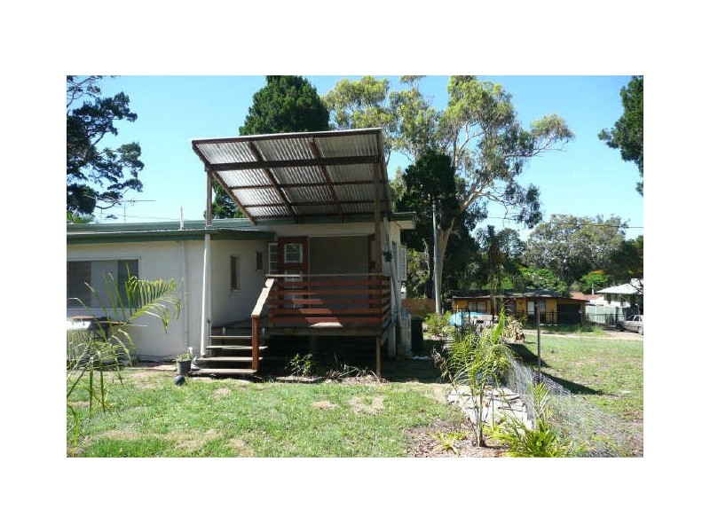 18 Merindah Street, Coochiemudlo Island QLD 4184