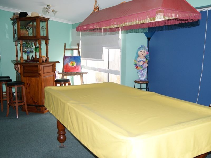 14 Shirley Street, Coochiemudlo Island QLD 4184