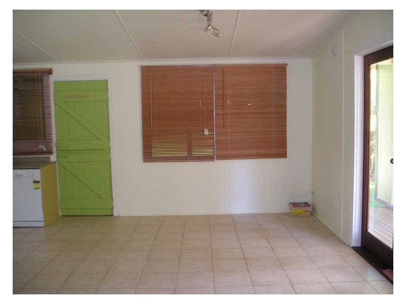 20 Merindah Street, Coochiemudlo Island QLD 4184
