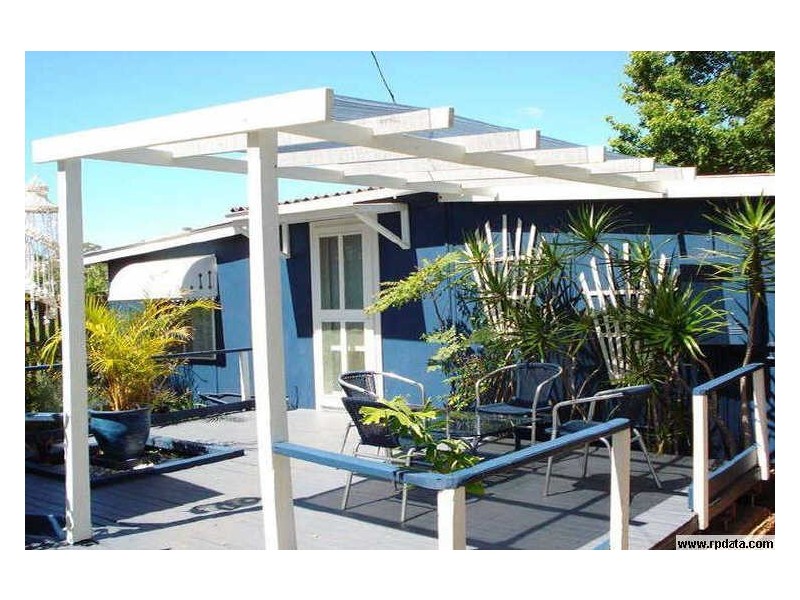 9 Leonie Crescent, Lamb Island QLD 4184