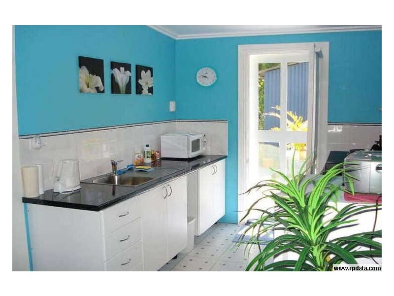 9 Leonie Crescent, Lamb Island QLD 4184