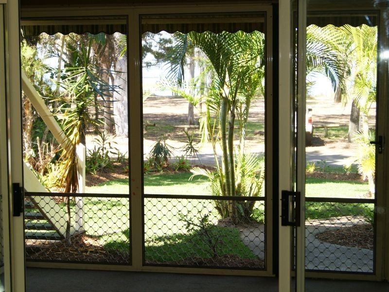 32 Victoria Parade, Coochiemudlo Island QLD 4184