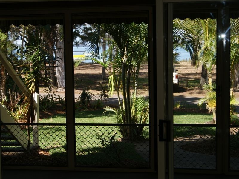 32 Victoria Parade, Coochiemudlo Island QLD 4184