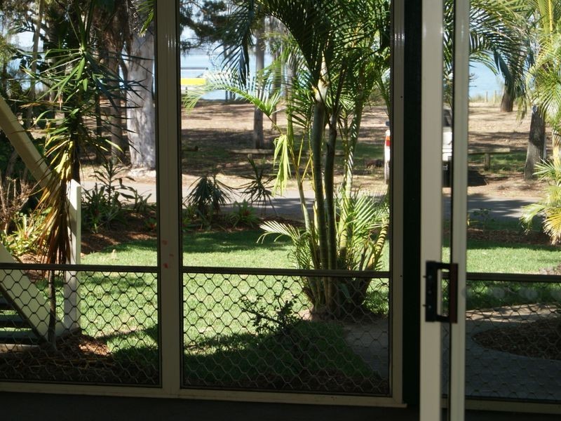 32 Victoria Parade, Coochiemudlo Island QLD 4184