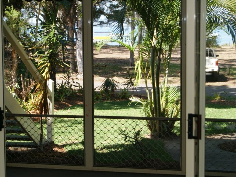 32 Victoria Parade, Coochiemudlo Island QLD 4184