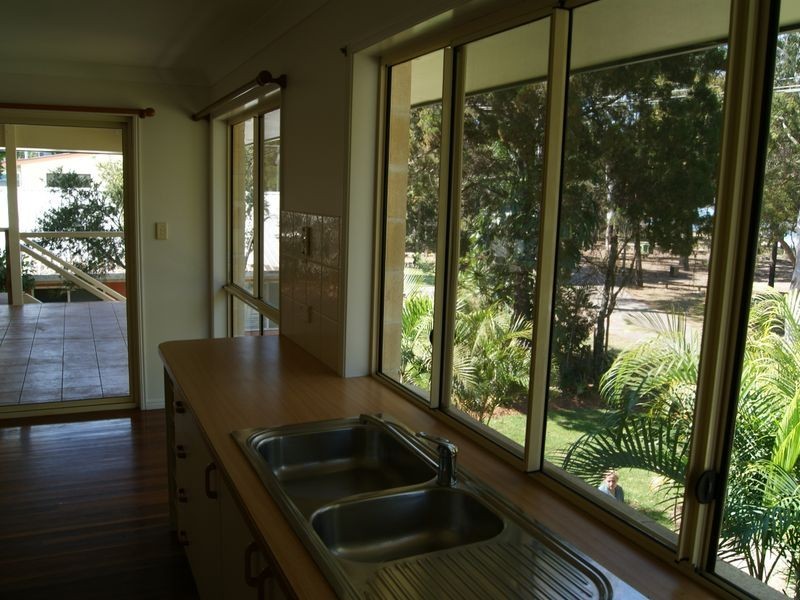 32 Victoria Parade, Coochiemudlo Island QLD 4184