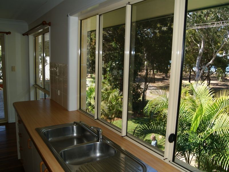 32 Victoria Parade, Coochiemudlo Island QLD 4184