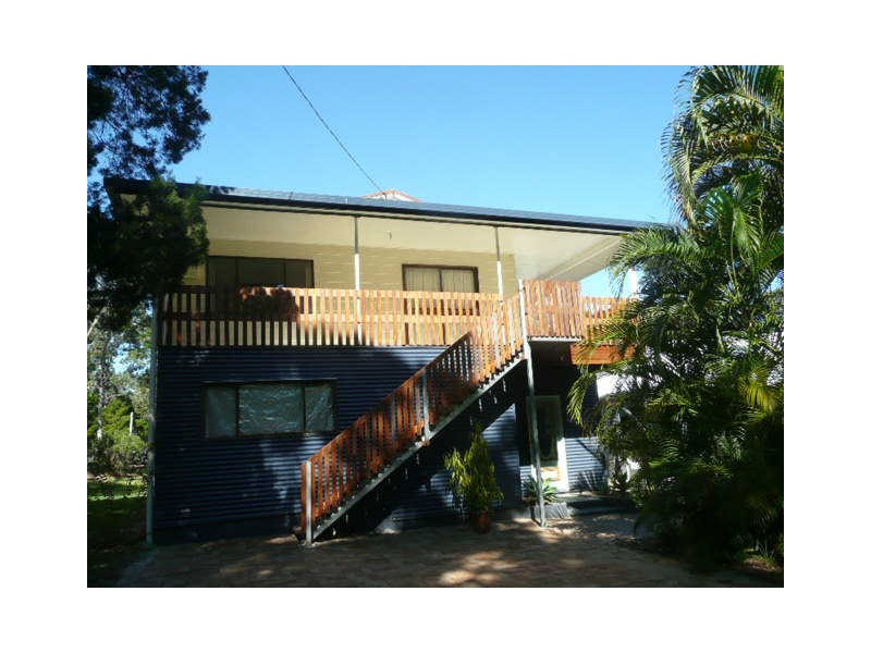 3 Phillips Street, Coochiemudlo Island QLD 4184