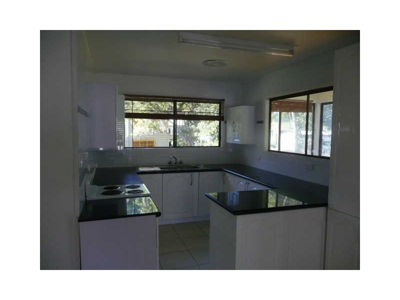 3 Phillips Street, Coochiemudlo Island QLD 4184