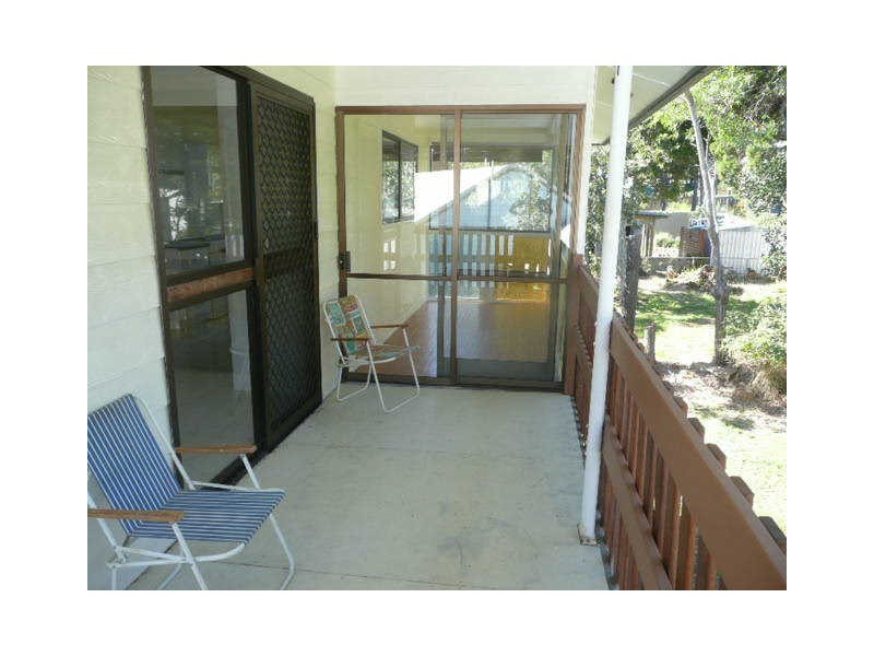 3 Phillips Street, Coochiemudlo Island QLD 4184