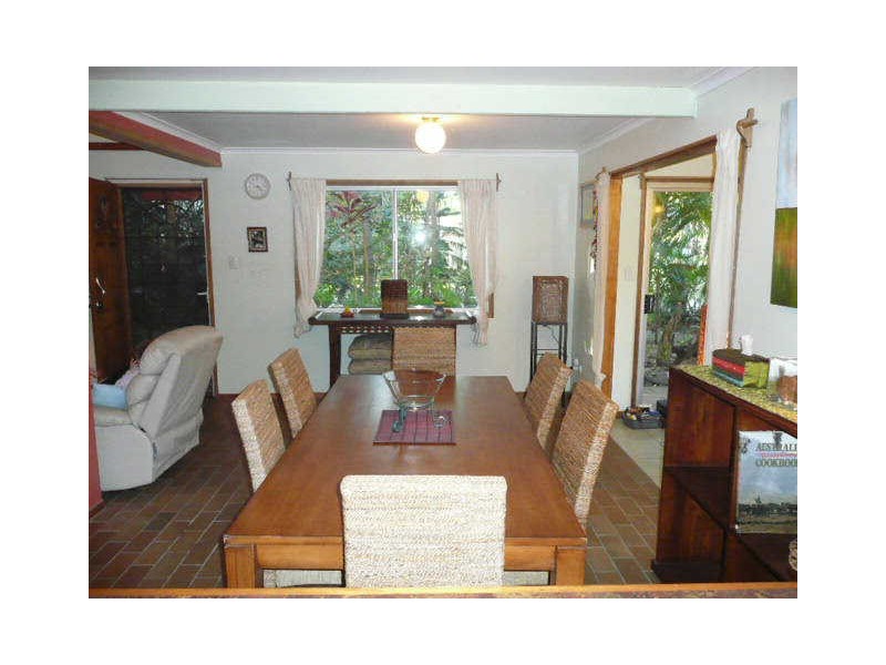 19 Ooyan Street, Coochiemudlo Island QLD 4184