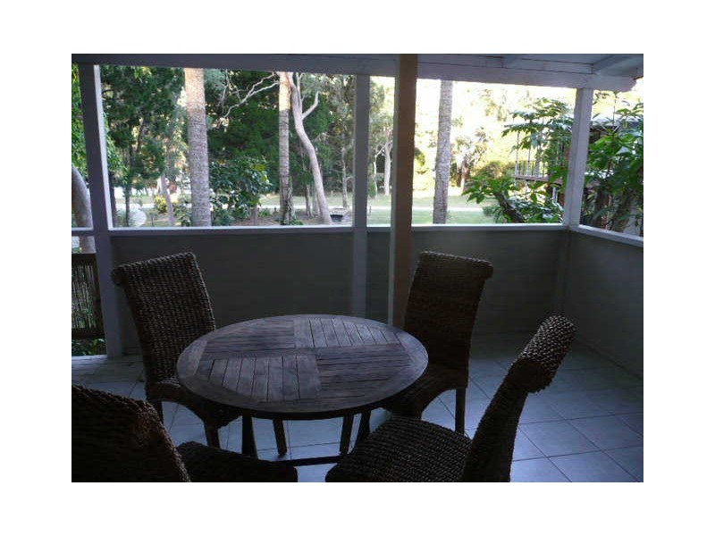 19 Ooyan Street, Coochiemudlo Island QLD 4184