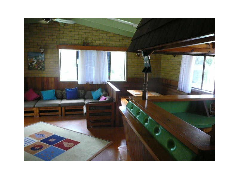 14 Orangegrove Street, Coochiemudlo Island QLD 4184