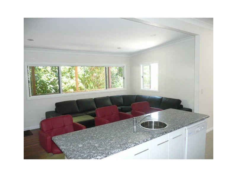 1 Moonah Street, Coochiemudlo Island QLD 4184