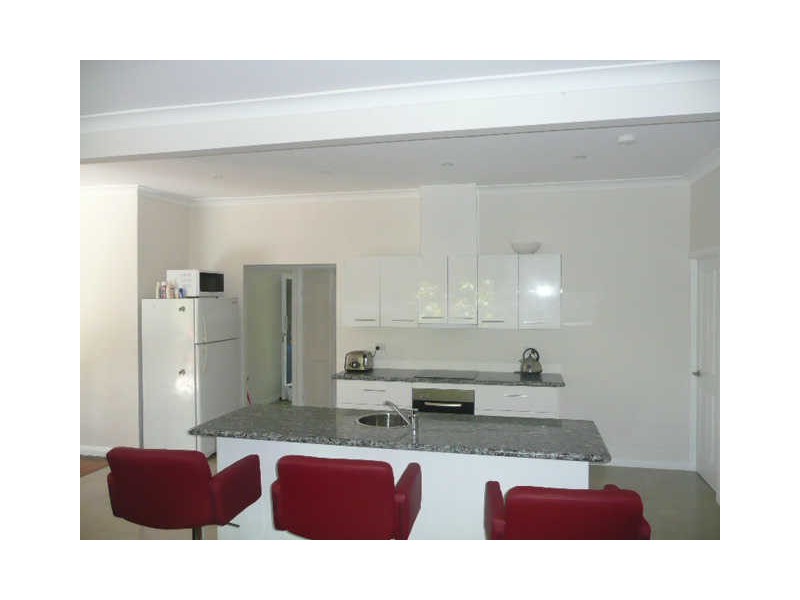 1 Moonah Street, Coochiemudlo Island QLD 4184