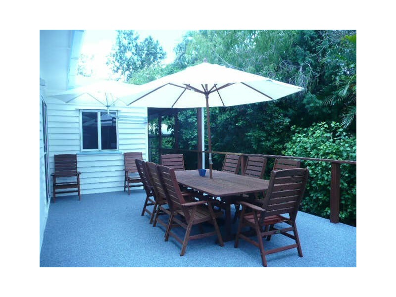 1 Moonah Street, Coochiemudlo Island QLD 4184