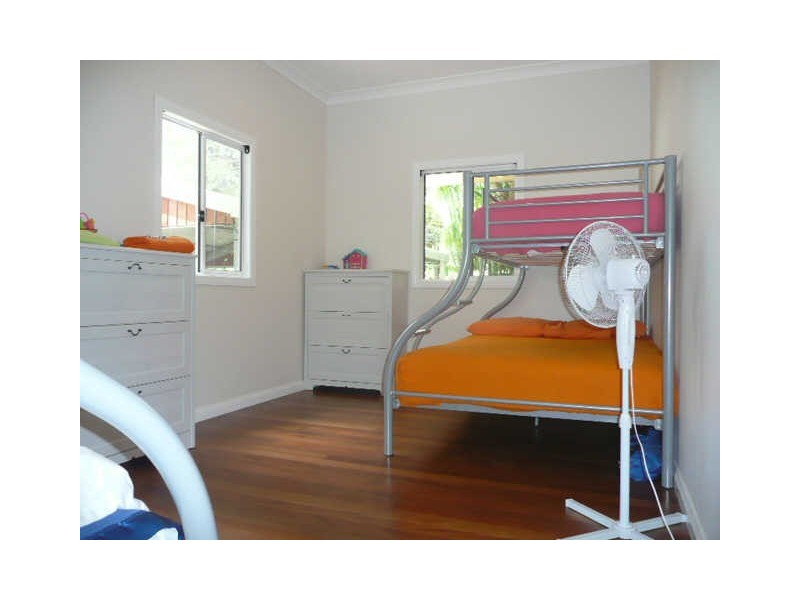 1 Moonah Street, Coochiemudlo Island QLD 4184