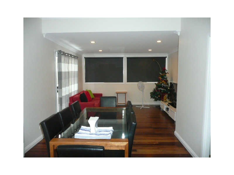 1 Moonah Street, Coochiemudlo Island QLD 4184