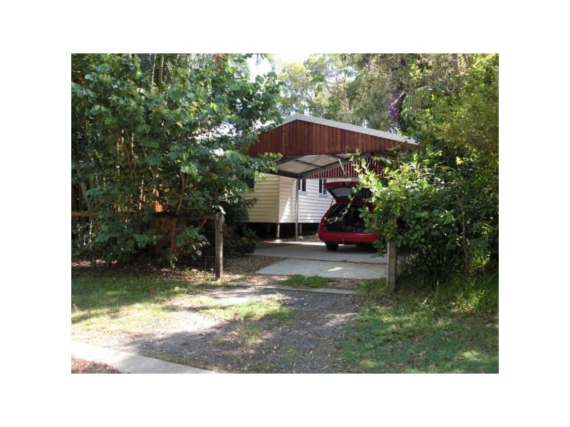 1 Moonah Street, Coochiemudlo Island QLD 4184