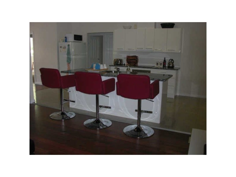 1 Moonah Street, Coochiemudlo Island QLD 4184