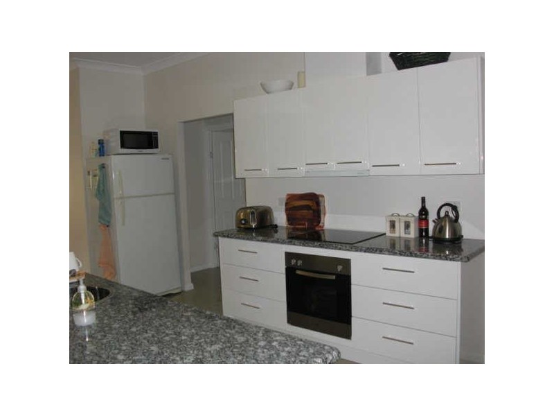 1 Moonah Street, Coochiemudlo Island QLD 4184