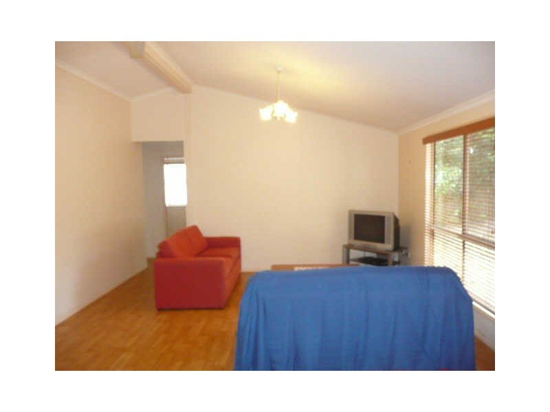 4 Marroo Street, Coochiemudlo Island QLD 4184