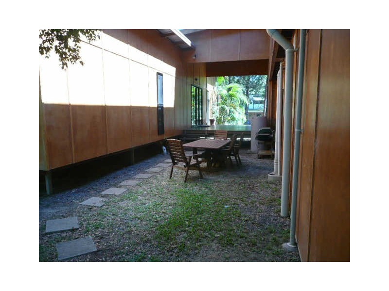 26 James Street, Coochiemudlo Island QLD 4184