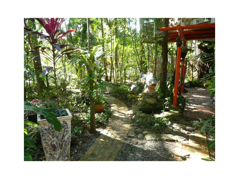 19 Ooyan St, Coochiemudlo Island QLD 4184