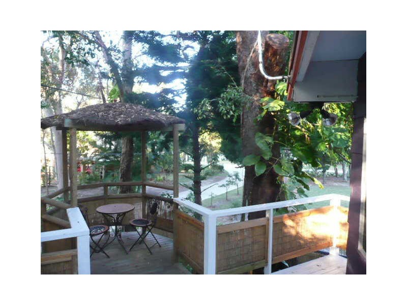 19 Ooyan St, Coochiemudlo Island QLD 4184