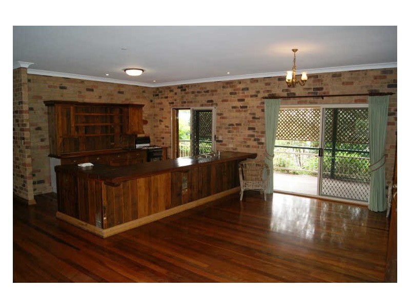 82 Victoria Parade, Coochiemudlo Island QLD 4184