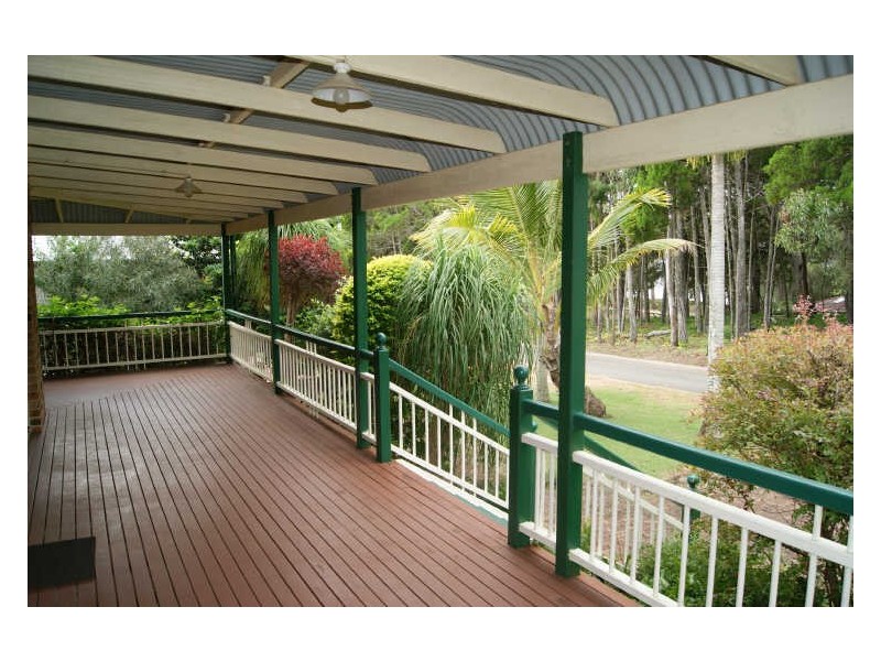82 Victoria Parade, Coochiemudlo Island QLD 4184