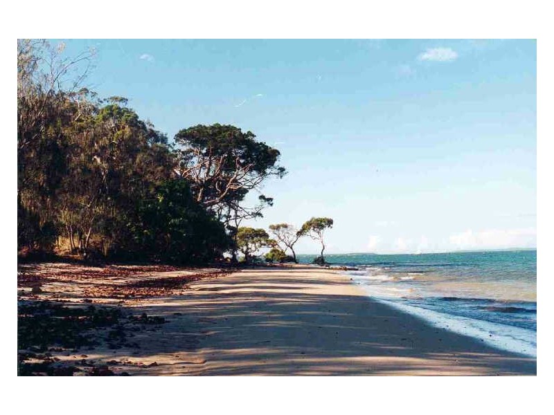 82 Victoria Parade, Coochiemudlo Island QLD 4184