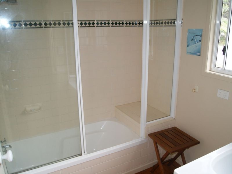 9 Innes Street, Coochiemudlo Island QLD 4184