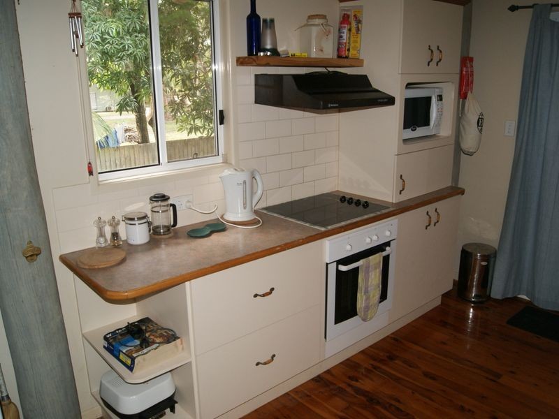 9 Innes Street, Coochiemudlo Island QLD 4184