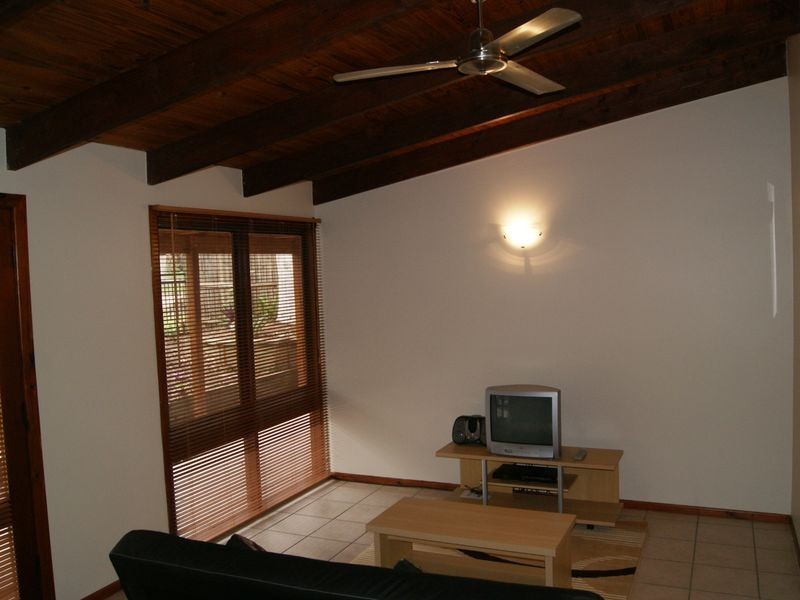 15 Merindah Street, Coochiemudlo Island QLD 4184