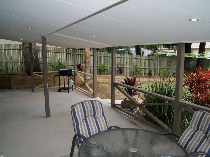 15 Merindah Street, Coochiemudlo Island QLD 4184