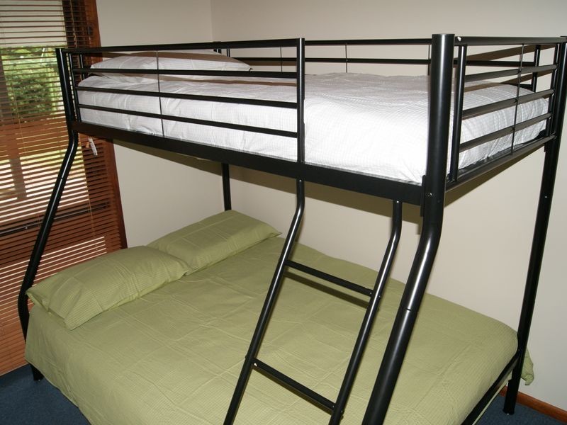 15 Merindah Street, Coochiemudlo Island QLD 4184