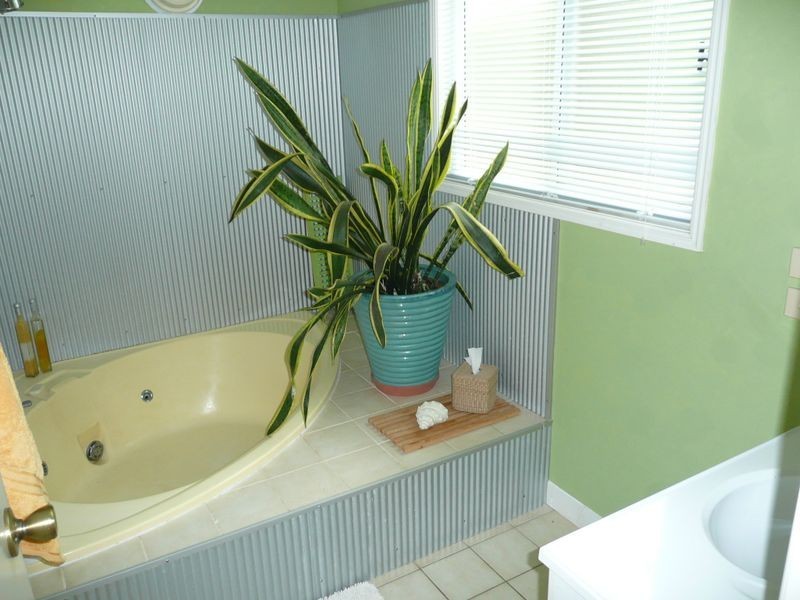 10 Flinders Street, Coochiemudlo Island QLD 4184