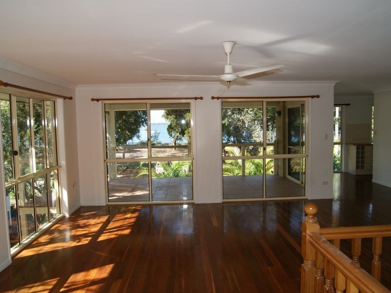 32 Victoria Parade, Coochiemudlo Island QLD 4184