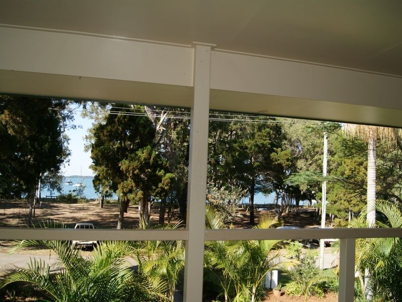 32 Victoria Parade, Coochiemudlo Island QLD 4184