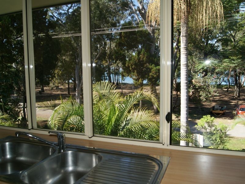 32 Victoria Parade, Coochiemudlo Island QLD 4184