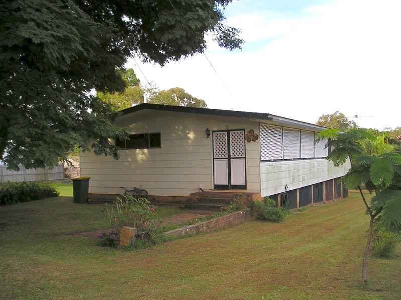 6 Dawn, Coochiemudlo Island QLD 4184