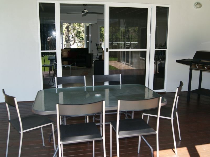 60 Victoria Parade, Coochiemudlo Island QLD 4184